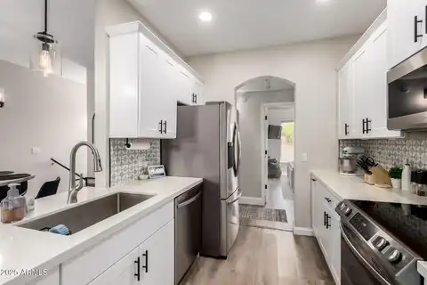 1411 E ORANGEWOOD Avenue, Phoenix, AZ 85020