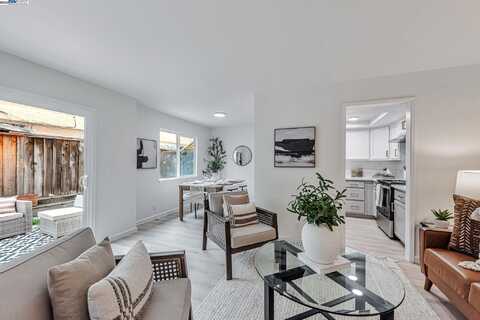 1027 Evans Ct, Hayward, CA 94544