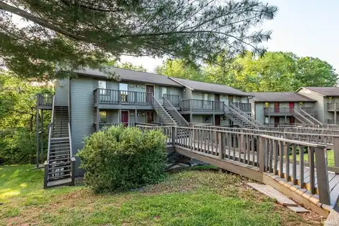 9213 S Pointe Retreat Drive, Bloomington, IN 47401