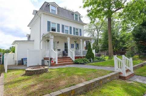 28 Trinity Place, Staten Island, NY 10310
