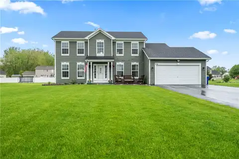 214 Blue Mountain Drive, Parma, NY 14468