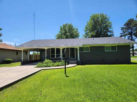 617 W 18th, Stuttgart, AR 72160