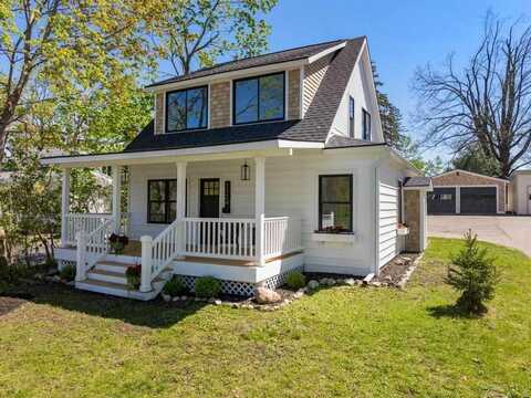 1124 E MITCHELL, PETOSKEY, MI 49770