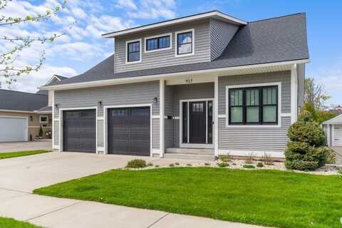 917 GROVE, PETOSKEY, MI 49770