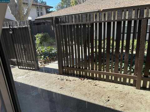 5451 Rooundtree PL, Concord, CA 94521
