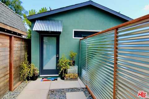 21317 Lopez St, Woodland Hills, CA 91364