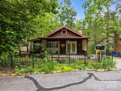 23 Leatherwood Lane, Hendersonville, NC 28739