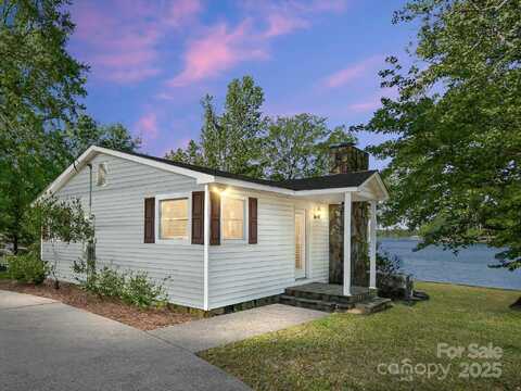 17835 Terryglass Lane, Charlotte, NC 28278