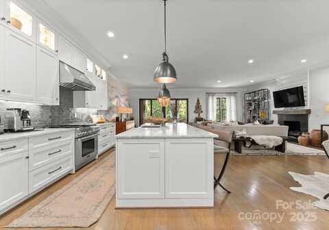 1160 S Kings Drive, Charlotte, NC 28207