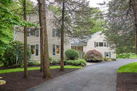 42 Trails End Road, Weston, CT 06883