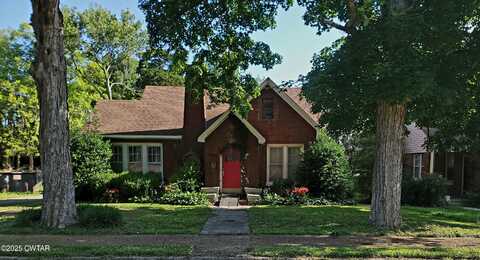 214 Gordon Street, Dyersburg, TN 38024