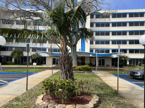 1224 S Peninsula Drive, Daytona Beach, FL 32118