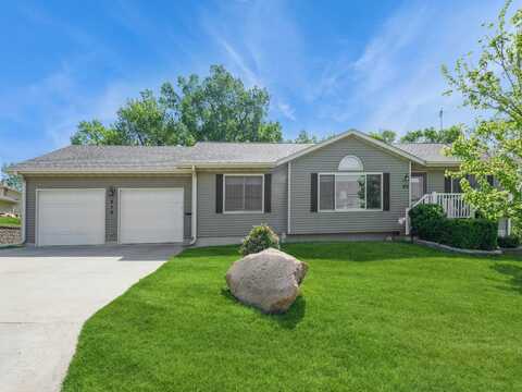 812 W 2nd Street S, Newton, IA 50208