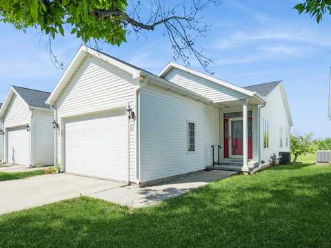 2117 W 4th Avenue, Indianola, IA 50125