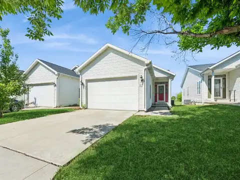 2117 W 4th Avenue, Indianola, IA 50125