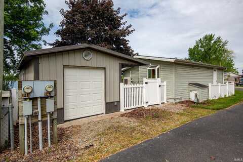 945-947 Bill of Rights Road, Shipshewana, IN 46565