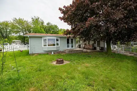 945-947 Bill of Rights Road, Shipshewana, IN 46565