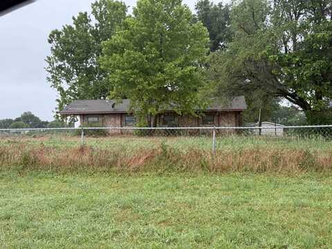 915 E A St, Watonga, OK 73772