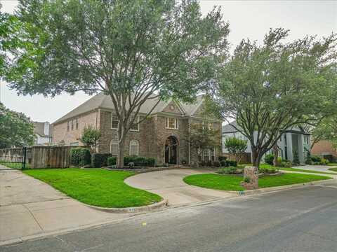 6717 Savannah Lane, Fort Worth, TX 76132
