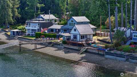 270 E Grapeview Point Road, Allyn, WA 98524