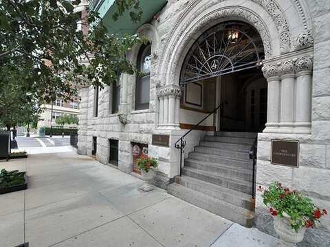 4 Charlesgate East 206, Boston, MA 02215
