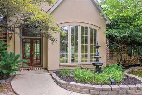 216 SECLUDED OAKS Lane, Madisonville, LA 70447