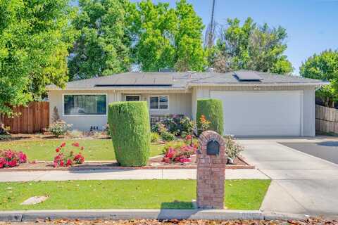 4562 Holt Avenue N, Fresno, CA 93705