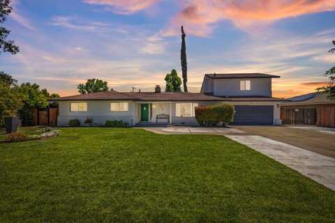 925 Purdue Avenue S, Fresno, CA 93727
