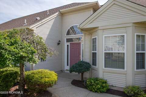 27 Arcadia Drive, Manchester, NJ 08759