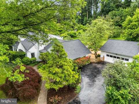 206 MARTROY LANE, WALLINGFORD, PA 19086