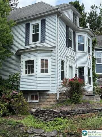 204 Analomink Street, East Stroudsburg, PA 18301