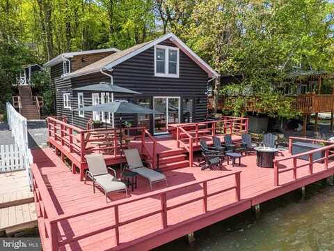 36 S LAKE DRIVE, LAKE HARMONY, PA 18624