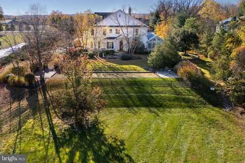 1908 CARRIAGE KNOLL DRIVE, BETHLEHEM, PA 18015