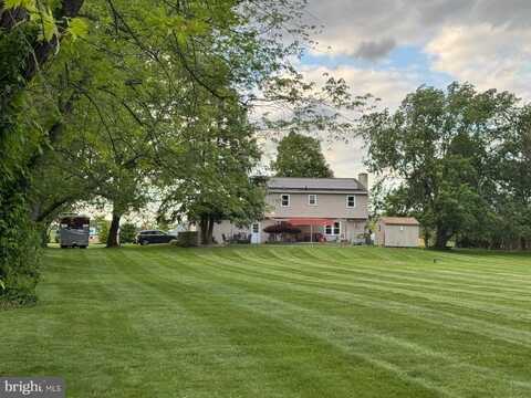 40 HUNTERS RUN ROAD, HONEY BROOK, PA 19344