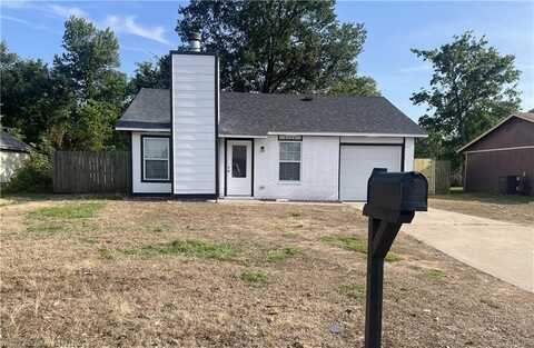 6724 S Independence ST, Fort Smith, AR 72903
