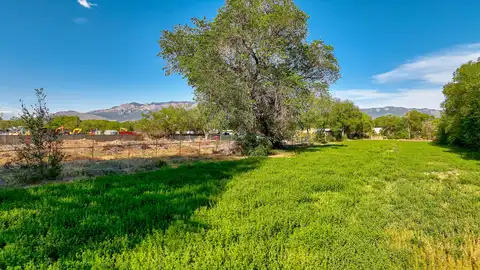 6211 Edith Boulevard NE, Albuquerque, NM 87107
