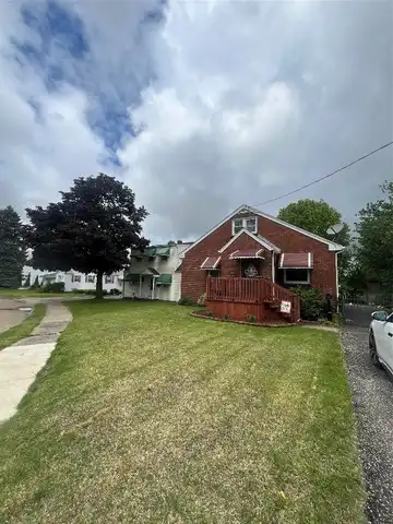 1420 MAPLE LEAF Drive, Erie, PA 16508