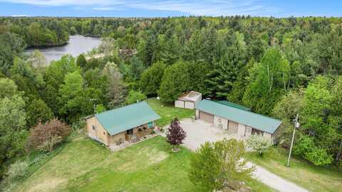 884 N Gavord Road, Sterling, MI 48659