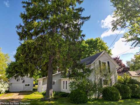 135 E Commerce Street, Grant, MI 49327
