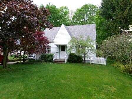 98 Reading Avenue, Hillsdale, MI 49242