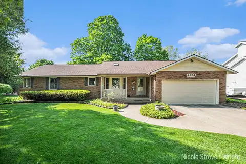 4124 Cummings Court NW, Grand Rapids, MI 49534