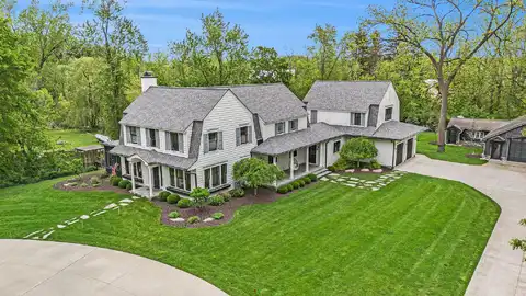 310 Lakeside Drive SE, East Grand Rapids, MI 49506