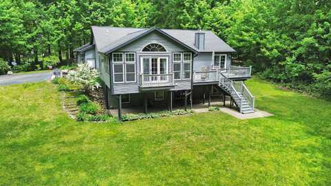6324 Orchard Trail, Fennville, MI 49408