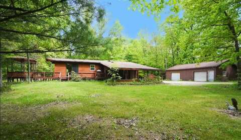 105 W 48th Street, Newaygo, MI 49337