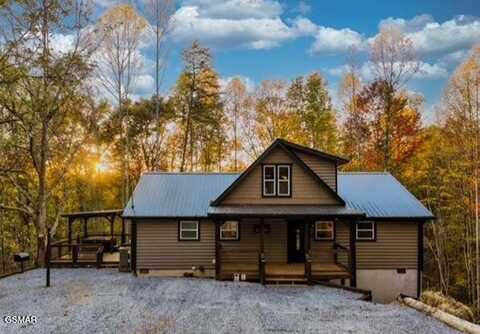 433 Ball Mountain Lane, Gatlinburg, TN 37738