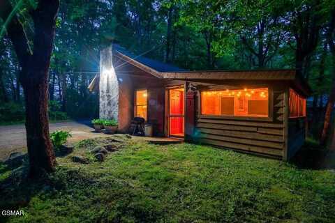 2352 Jims Way, Sevierville, TN 37876