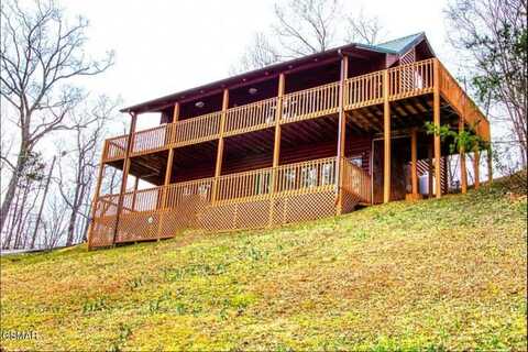 929 Smoky Court, Gatlinburg, TN 37738