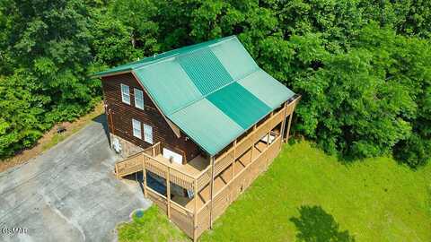 929 Smoky Court, Gatlinburg, TN 37738