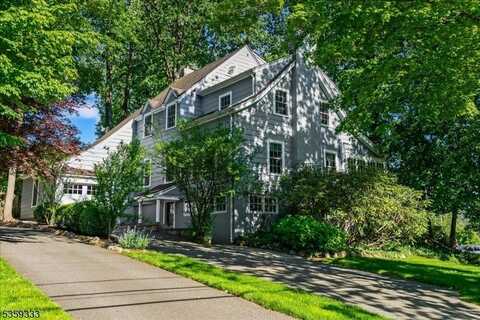 48 Baltusrol Way, Millburn, NJ 07078