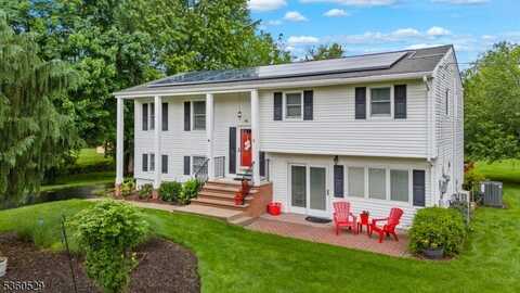 41 1St St, Franklin, NJ 08873